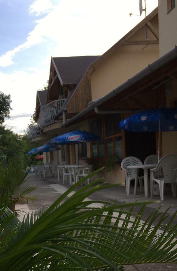 Fasor vendégház Balatonszárszó Exterior foto